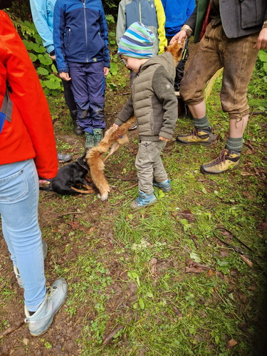 2025.05.23   0011   Volksschulkinder Mit Jaegern Im Revier